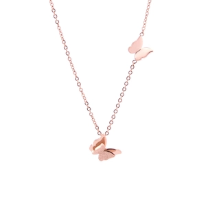 Roségoldene Kette mit doppelten mattierten Schmetterlingsanhängern an einer O-Kette