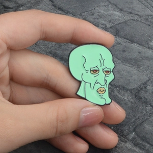 Broche créative en émail Carlo Tentacule vert pour vestes et sacs à dos tendance