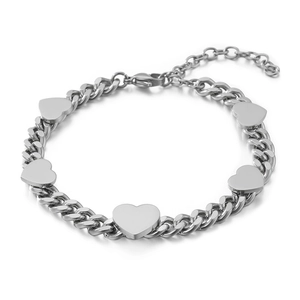 Bracciale minimalista in argento con ciondoli a cuore, catena cubana e chiusura a moschettone