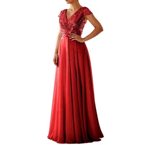 Abito da sera rosso con corpetto di paillettes, scollo a V e gonna in raso