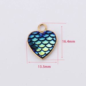 Gold heart fishscale pendant in blue-green gradient, 16.4mm by 13.5mm jewelry part