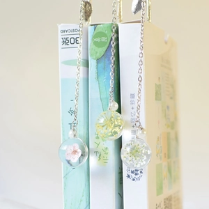 Handmade dried flower glass ball bookmark with silver metal chain for readers