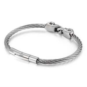 Gothic double skull stainless steel cable bracelet with a vintage silver finish