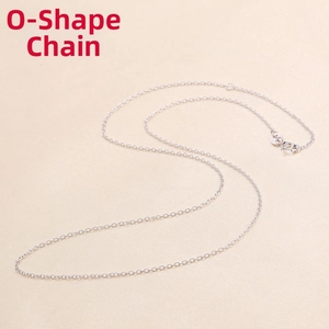 Close-up of S925 sterling silver cable chain featuring a secure lobster clasp closure