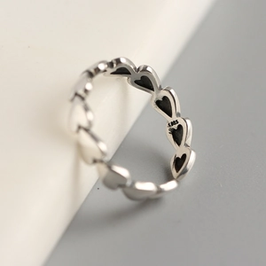 Elegant vintage S925 sterling silver ring with heart pattern and S925 hallmark stamp