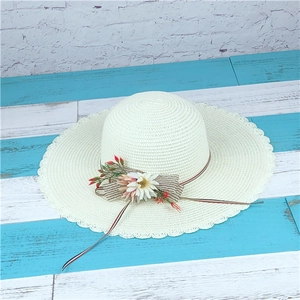 Damen Strohhut mit breiter Krempe, Wellenrand und Blumenverzierung für den Strand