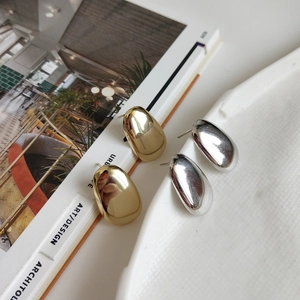 Minimalist 925 sterling silver oval stud earrings in polished gold and silver finishes