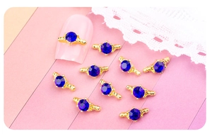 Macro de 10 bijoux d'ongles en alliage doré avec strass bleu foncé pour nail art DIY