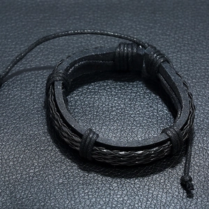 Bracelet multicouche en cuir tressé noir vintage pour homme avec cordon ajustable