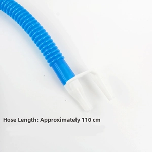 Dettaglio del tubo d'aria blu flessibile da 110cm con connettore per pompe a palloncini