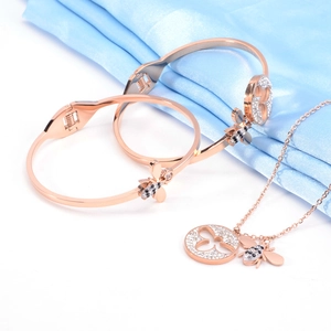 Bracelet Jonc En Or Rose Avec Pendentif Abeille Acier Inoxydable Strass Trèfle Bijoux De Mode Pour Femmes