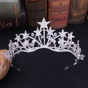 Squisita tiara da sposa con stelle in metallo argentato, strass brillanti e perle