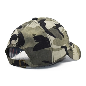Detail of the camouflage baseball cap back featuring a metal buckle and embroidery eyelets