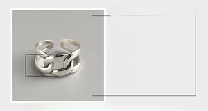 Close-up of S925 sterling silver hollow chain ring with 10mm width and 16.5mm diameter