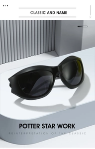 Vue détaillée de lunettes de soleil steampunk noires à monture large et verres polarisés