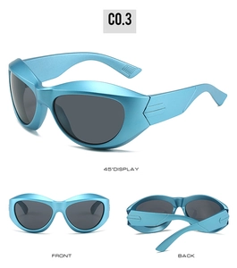 Affichage en trois vues de lunettes de soleil sport Y2K steampunk en bleu métallisé
