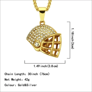 Hip Hop Football Helm Halskette in Gold mit glitzernden Strasssteinen und langer 76cm Kette
