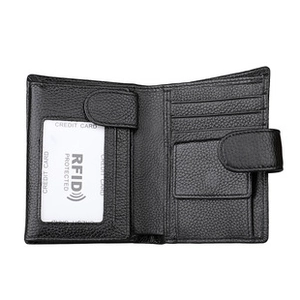 Détail de l'intérieur du portefeuille RFID en cuir avec fentes pour cartes