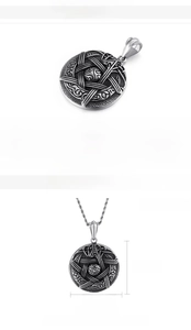 Macro detail of pentagram pendant showing dimensions 42mm and 35g weight specifications