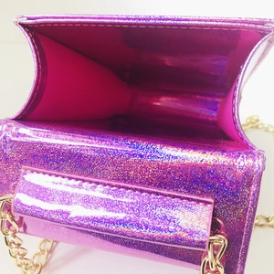 Chic laser purple heart charm shoulder bag with shiny gold chain strap for women