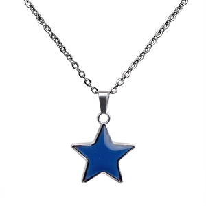 Star pendant necklace with temperature-sensitive color-changing effect and silver chain
