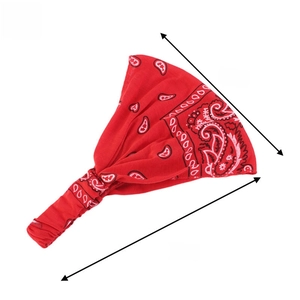 Detailed size view of red bandana print headband showing 26cm length and 22cm width