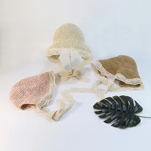 Chapeau de soleil en paille tissé pour bébé fille avec bordure en dentelle et rubans