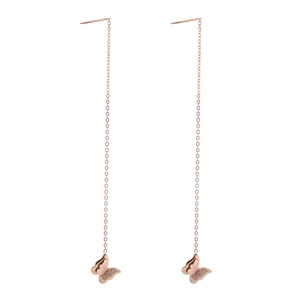 Élégantes boucles d'oreilles papillon en or rose avec de fines chaînes à pompons