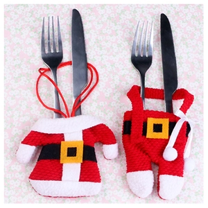 Weihnachtliche Besteckhalter im Weihnachtsmann-Jacke- und Hosen-Design für die Tischdekoration