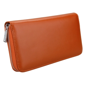 Detail of the high-quality lychee texture leather and durable metal zipper on the wallet