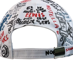 Casquette de baseball en toile blanche à graffiti avec boucle en métal réglable