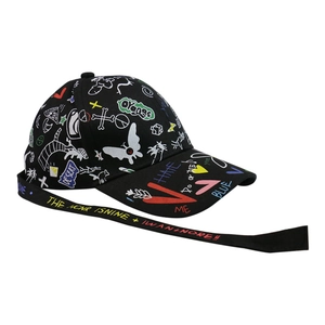Casquette de baseball noire à graffitis colorés avec de très longues sangles réglables
