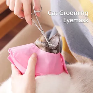 Masque de toilettage rose pour chat avec pince à poils d'oreilles en inox