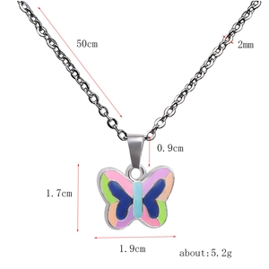 Detailed size chart of the butterfly pendant necklace with dimensions and weight info