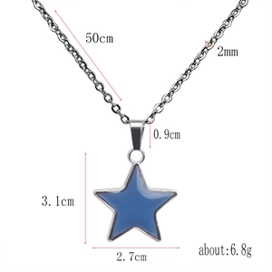 Detailed technical drawing of star pendant necklace with dimensions and chain measurements
