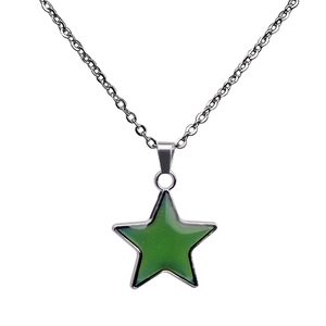 Minimalist silver star pendant necklace with temperature-sensitive color-changing core