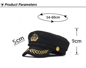 Vue détaillée du chapeau de marin noir avec couronne dorée et dimensions du produit