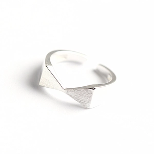 Minimalist 925 sterling silver bow ring with brushed texture and adjustable open design