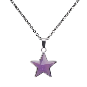 Minimalist silver star pendant necklace with color-changing purple thermo-sensitive design