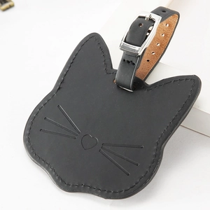 Etiqueta de equipaje gato negro en cuero PU con detalles grabados y correa ajustable moda