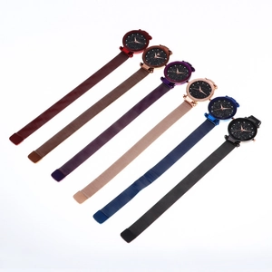 Lot de six montres à quartz colorées ciel étoilé avec bracelets en maille magnétique