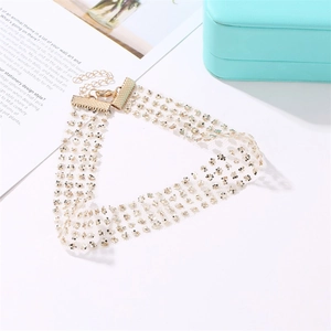 Collier ras du cou en maille blanche scintillante avec paillettes dorées et chaîne