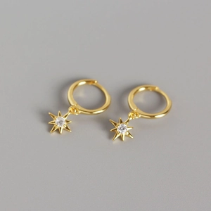 Orecchini minimalisti in argento S925 a stella a otto punte con pietre di zircone lucido