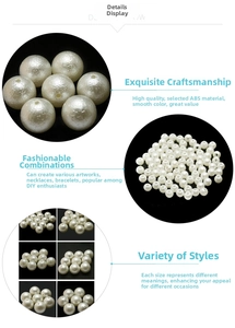 Dettaglio macro di perle finte in ABS bianco crema in varie dimensioni per gioielli DIY