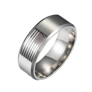Bague homme 8mm en acier inoxydable avec gravure du drapeau américain argenté