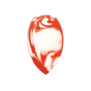 Detail des rot-weißen marmorierten Make-up-Schwamms mit abgeschrägter Oberfläche