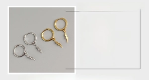 Dettaglio macro degli orecchini a saetta in argento 925 con specifiche tecniche