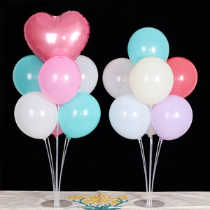 Soporte de globos con globos coloridos para decoracion de fiesta boda y cumpleanos.