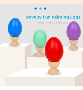 Lot de quatre œufs de Pâques en bois colorés avec supports pour peinture créative DIY