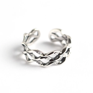 Retro 925 sterling silver triple-layered wavy ring with woven texture and open design